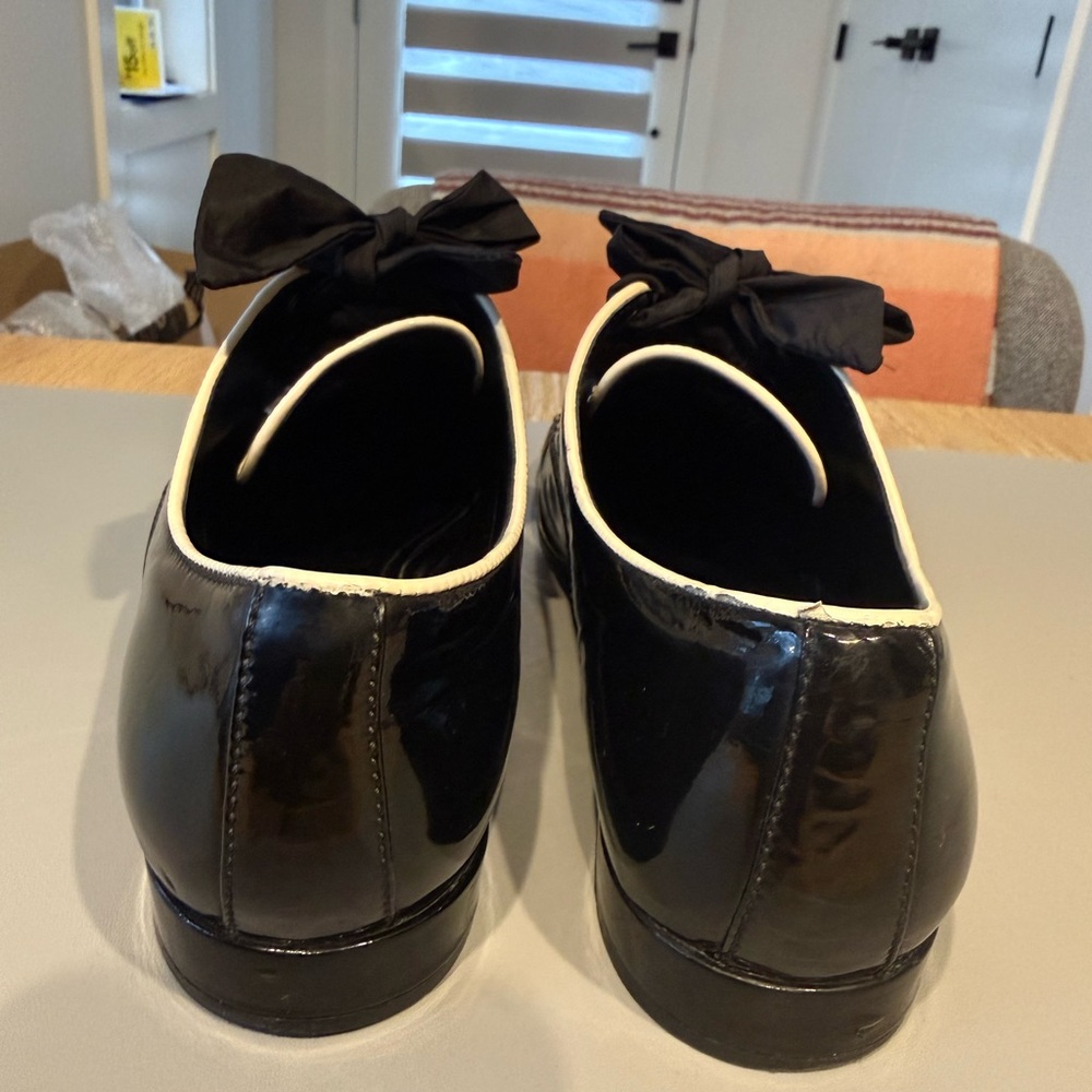 Prada Black Patent Leather Shoes with Large Bows - Picture 4 of 6